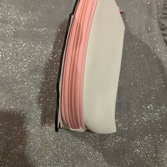 Hello Kitty White and Pink Cosmetic Bag - Picture 6 of 8